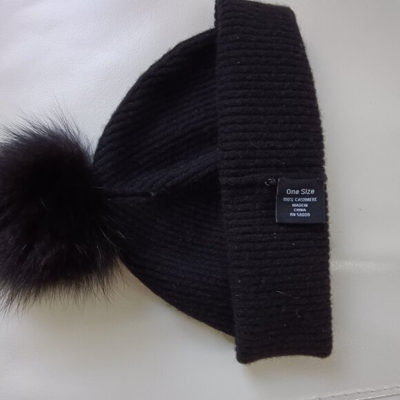 Sofia Cashmere Hat and Gloves Set with Fox Fur - Picture 2 of 4